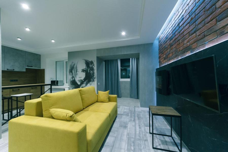 7 Вулиця Саксаганського Apartment Kyiv Exterior photo